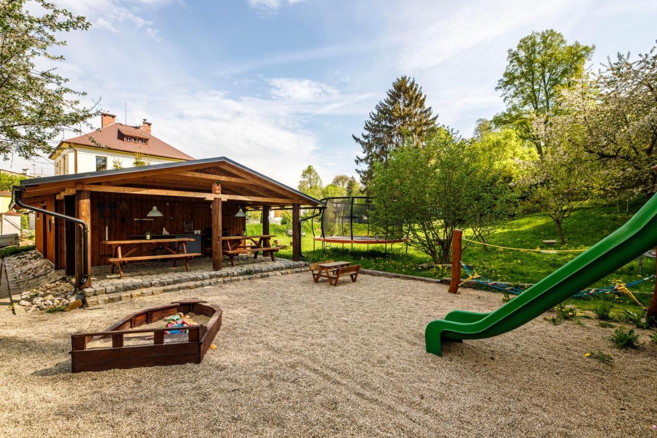 Penzion, Restaurant Gloria Chrastava Экстерьер фото